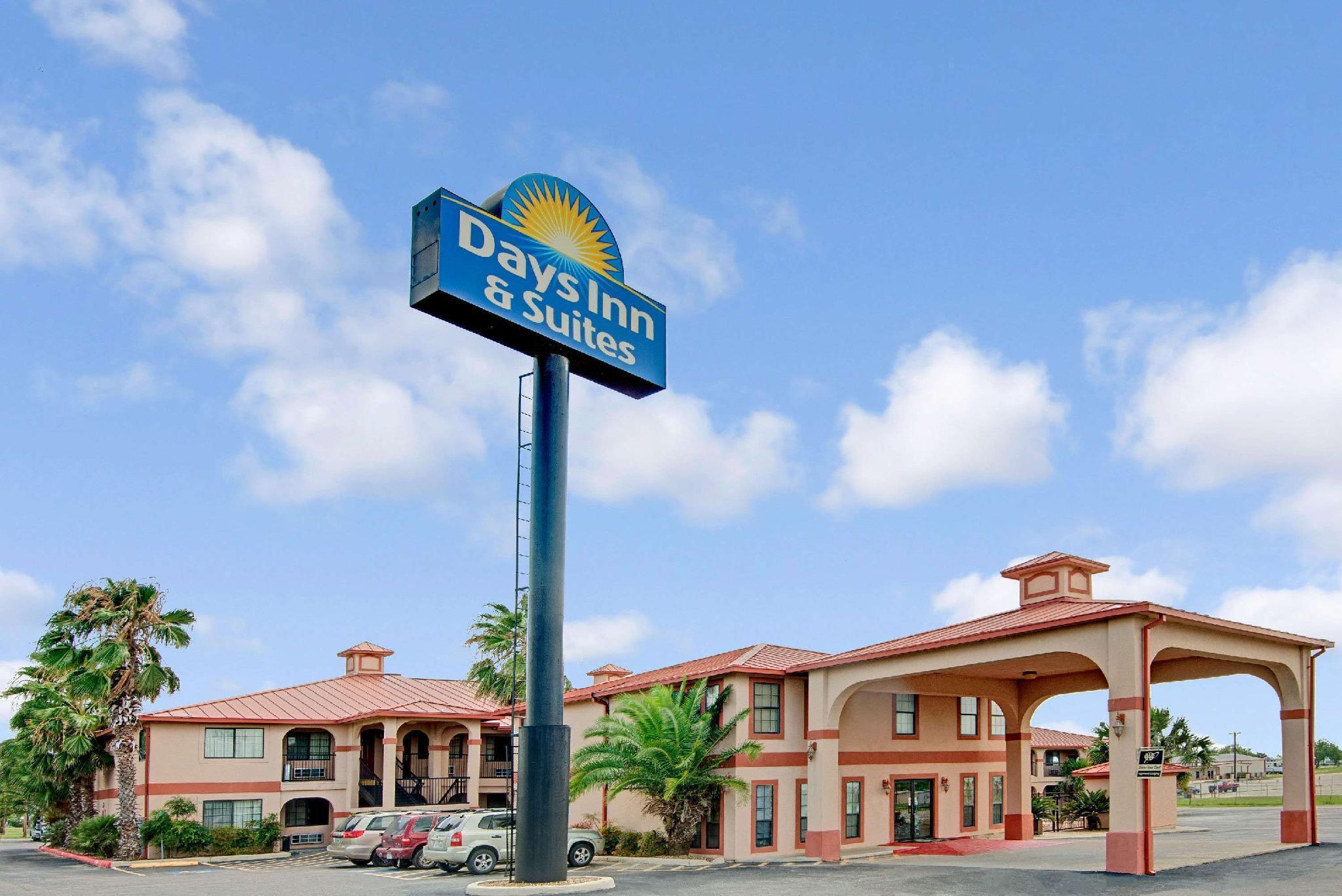 Days Inn & Suites By Wyndham Braunig Lake Elmendorf Exteriör bild